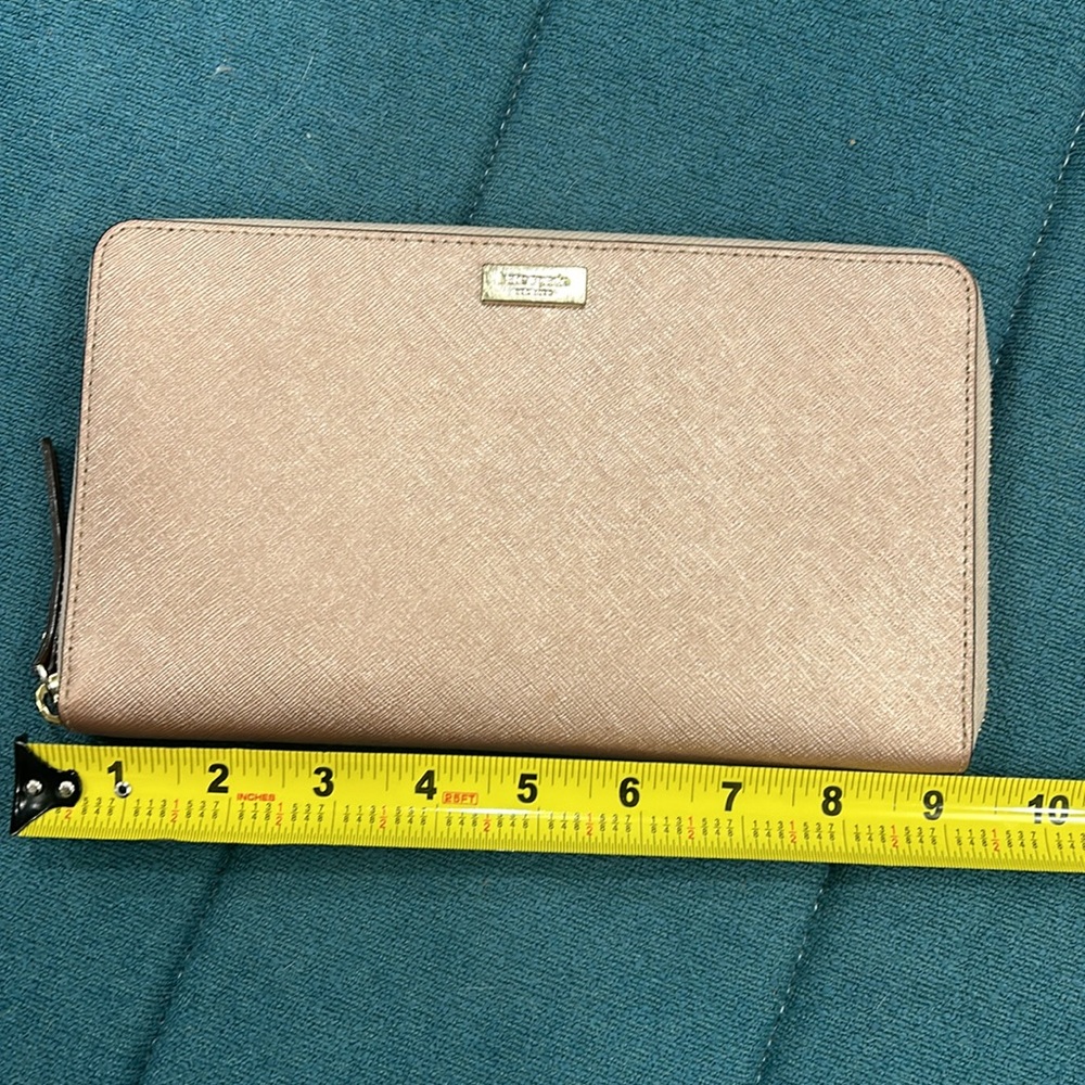 Kate Spade XL Glimmer Metallic wallet. - Picture 7 of 8